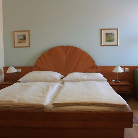 Gasthof Weinzettl Hotel Mosonbánfalva Kültér fotó