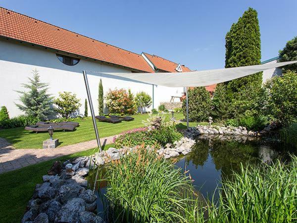 Gasthof Weinzettl Hotel Mosonbánfalva Kültér fotó