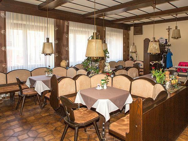 Gasthof Weinzettl Hotel Mosonbánfalva Kültér fotó
