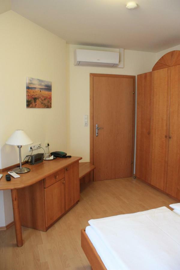 Gasthof Weinzettl Hotel Mosonbánfalva Kültér fotó