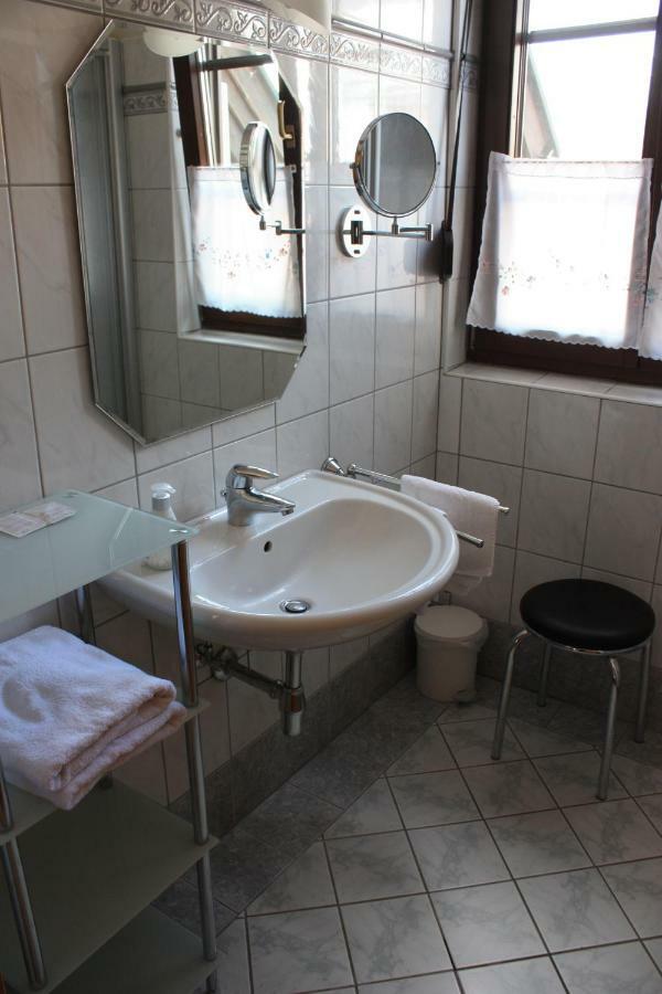 Gasthof Weinzettl Hotel Mosonbánfalva Kültér fotó