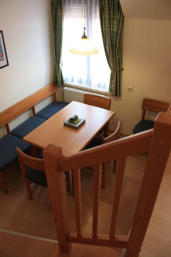 Gasthof Weinzettl Hotel Mosonbánfalva Kültér fotó