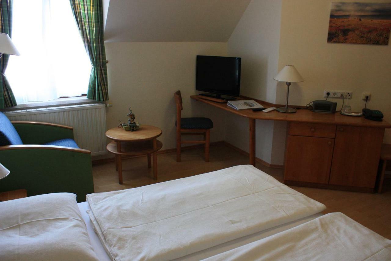 Gasthof Weinzettl Hotel Mosonbánfalva Kültér fotó