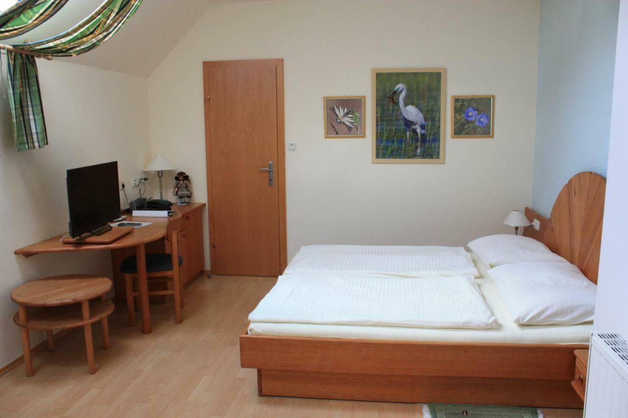 Gasthof Weinzettl Hotel Mosonbánfalva Kültér fotó